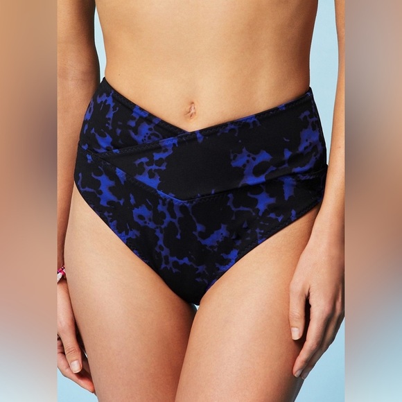 Fabletics High-Waisted Cross Over Swim Bottom Sz Large - Picture 1 of 6